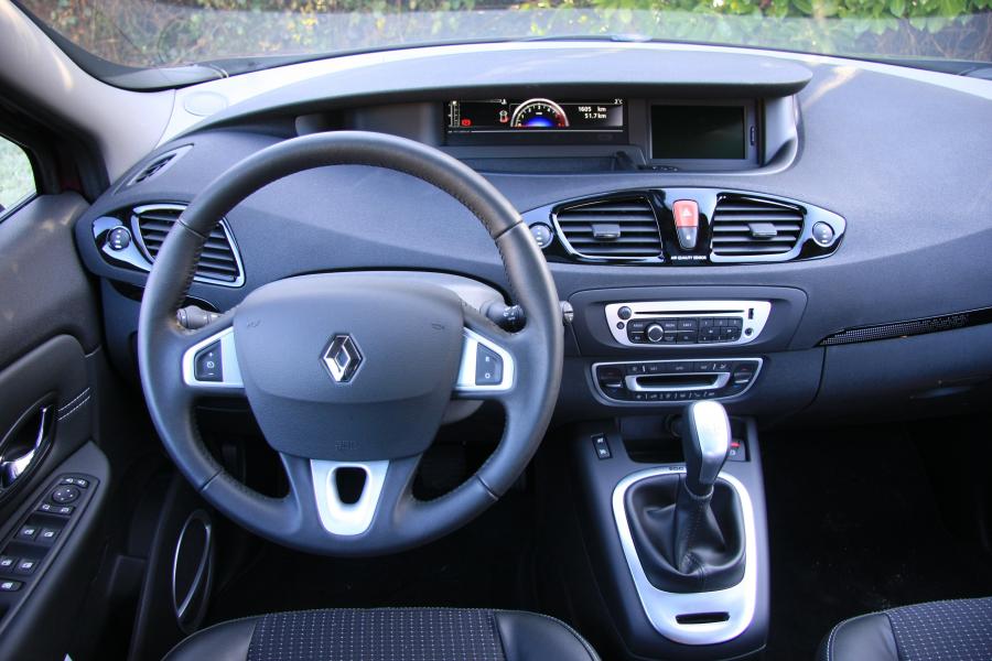 Торпедо Renault Grand Scenic 2012 года  (фото 13 из 23)